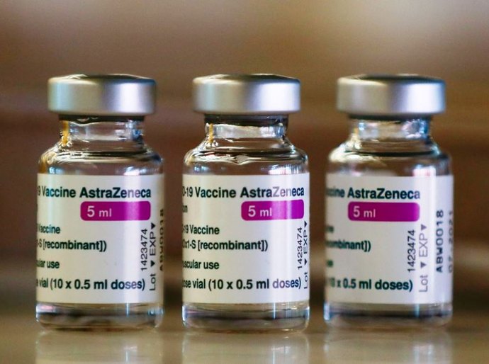 Governo recebe 5,9 milhões de doses da vacina de Oxford neste sábado