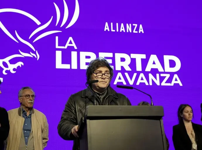 Partido de Milei sofre derrota em eleição de Buenos Aires, vista como termômetro da disputa presidencial