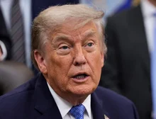 Trump diz que tomará medidas após decisão da Suprema Corte sobre Lisa Cook