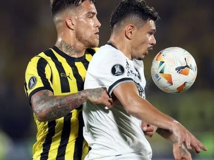 Botafogo perde para o Peñarol, mas avança à final da Libertadores