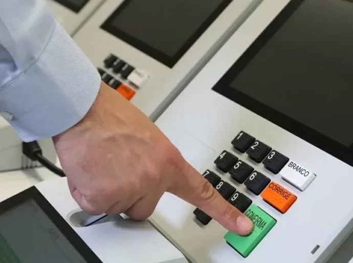 TSE abre fiscalização do código-fonte das urnas eletrônicas que serão usadas nas eleições municipais de 2024