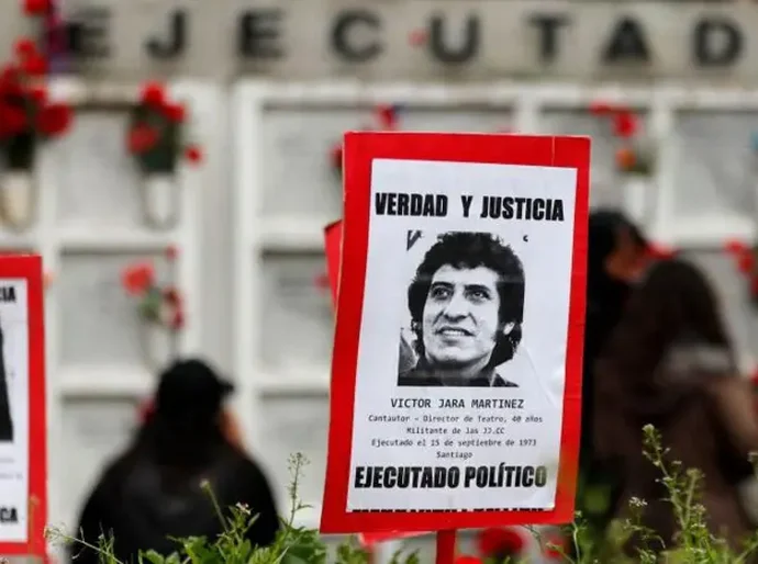 A prisão do condenado pelo assassinato de Víctor Jara, 53 anos após a morte do cantor chileno