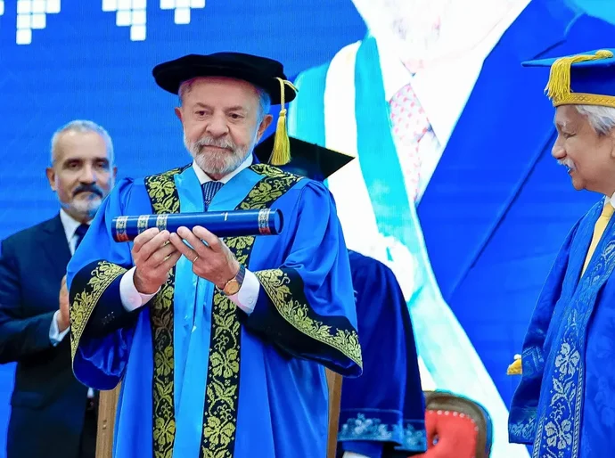 Lula recebe título de Doutor Honoris Causa na Malásia