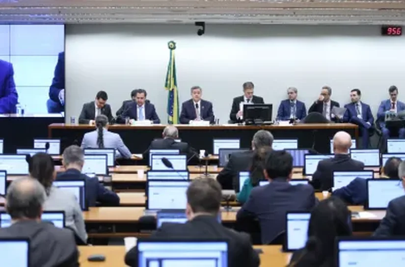 Comissão aprova Orçamento de 2026 com R$ 61 bilhões para emendas parlamentares