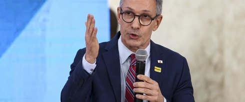 Kassab articula Zema para vice de Flávio Bolsonaro em chapa presidencial