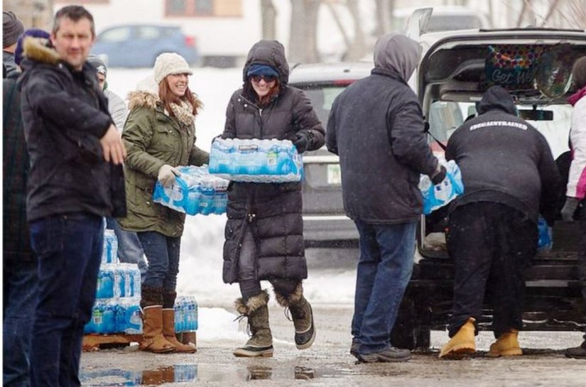 A cidade dos EUA onde água contaminada não permite nem escovar dentes