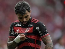 Gabigol brilha, Flamengo bate Atlético-MG e larga bem na final da Copa do Brasil