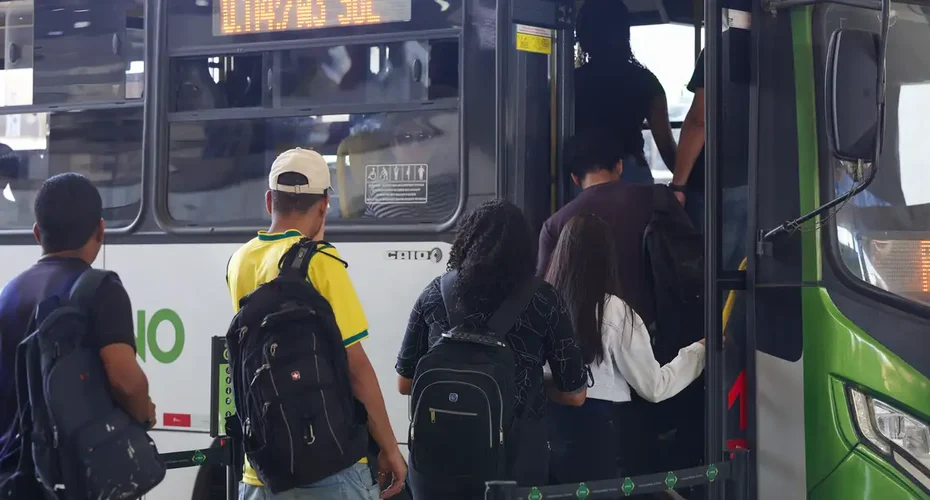 Prefeituras e estados devem garantir transporte gratuito no 2° turno