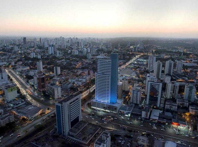 Mauro Mendes quer substituir VLT pelo BRT movido a eletricidade em Cuiabá e Várzea Grande