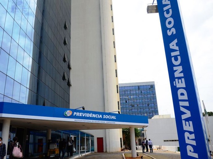 Após 52 dias em greve, médicos peritos do INSS voltam a trabalhar hoje