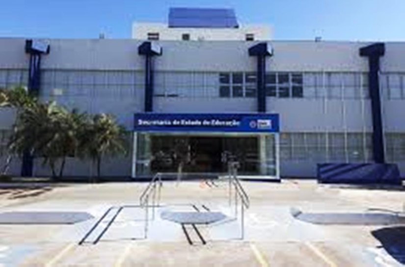 Governo de MT decide manter aulas não presenciais e professores continuarão em teletrabalho