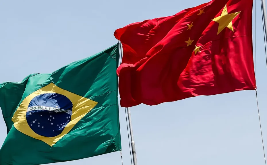 China suspende proibição de importação de carne de frango do Brasil