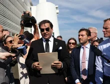 George Santos, ex-deputado de origem brasileira, é solto da prisão nos EUA