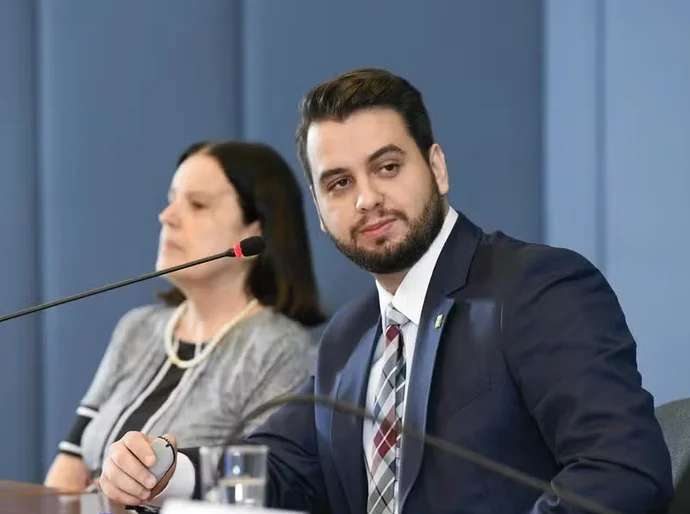 EUA: Filipe Martins não entrou no país e Moraes usou 'registro errôneo'