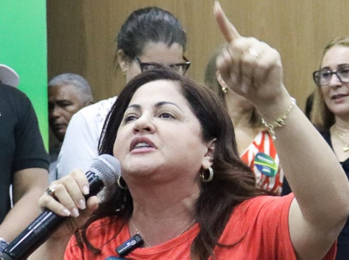 Pesquisas apontam a professora Débora Marques como a mais lembrada para a Câmara de Cuiabá