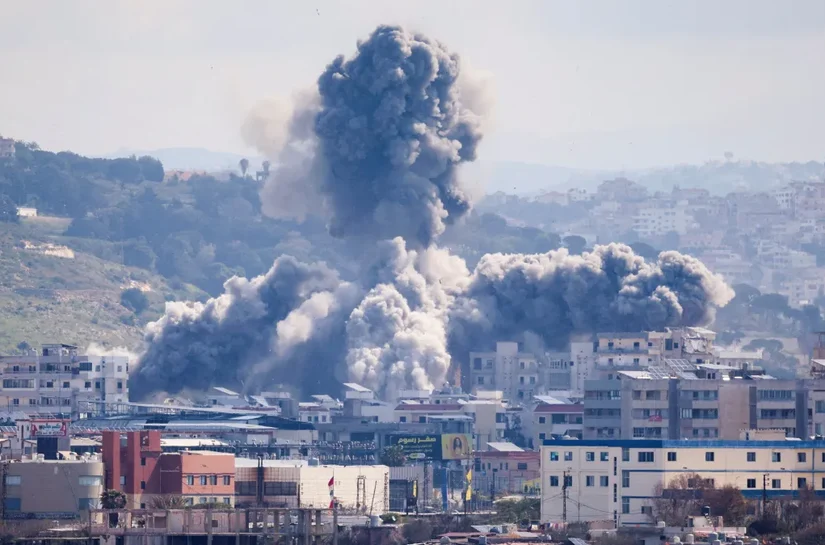 Israel lança novos ataques no Líbano após anunciar busca por negociação