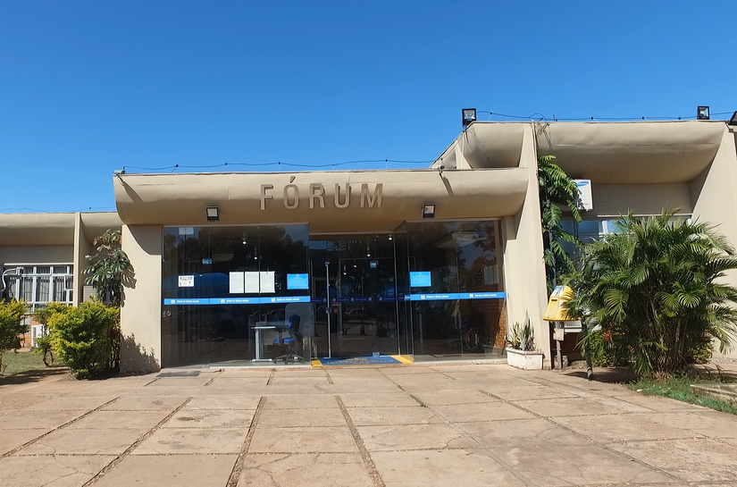 TJ/MT entrega em definitivo prédio do antigo Fórum e 1600 móveis para a Prefeitura de Várzea Grande