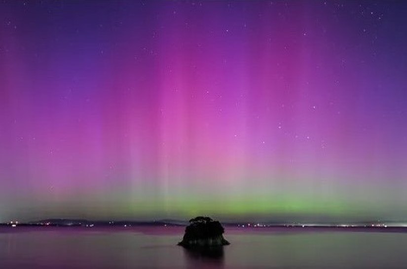 Auroras iluminam o céu durante rara tempestade solar; veja fotos