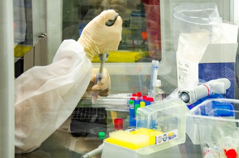 Covid-19: Brasil registra 303 mortes e mais de 12 mil casos em 24 horas