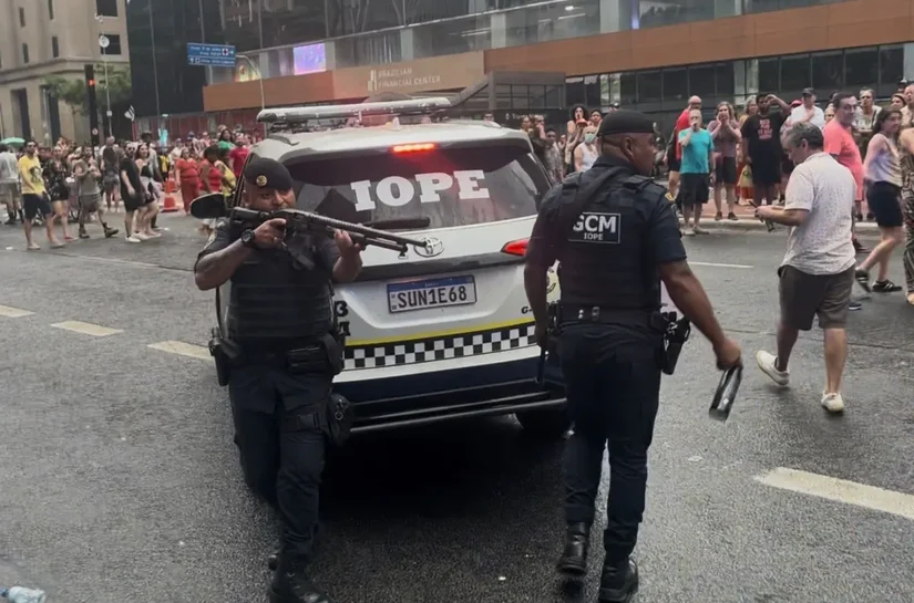 GCM usa arma e spray de pimenta ao escoltar ex-deputado bolsonarista de ato