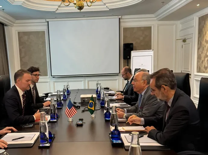 Delegações do Brasil e EUA iniciam negociações sobre tarifaço