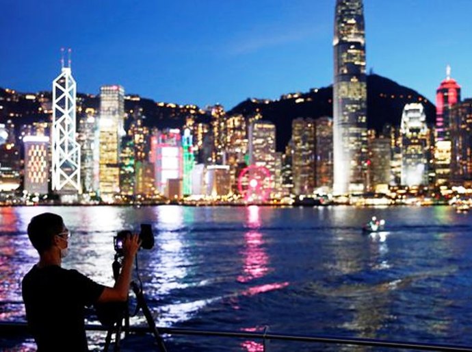 Cientistas de Hong Kong relatam primeiro caso de reinfecção por diferente cepa do coronavírus