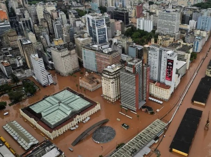 Em meio a temor de nova cheia histórica, nível do Guaíba sobe a 4,71 metros