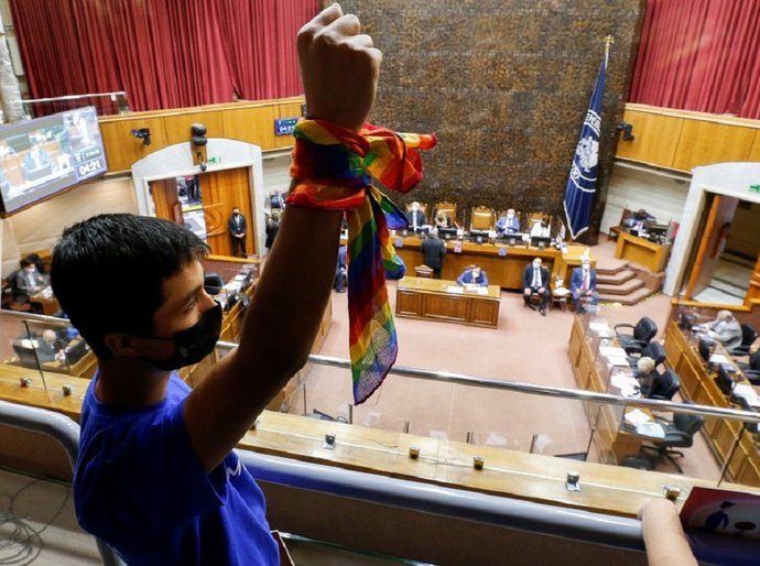 Congresso aprova casamento entre pessoas do mesmo sexo no Chile