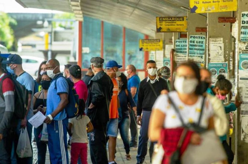 Brasil registra 761 mortes por Covid e mais de 27 mil novos casos em 24 horas