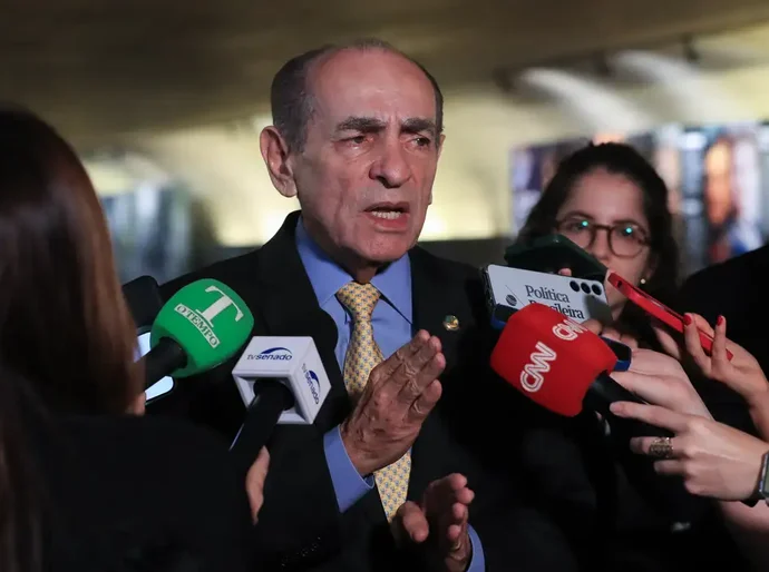 CCJ do Senado aprova fim da reeleição para cargos do Executivo