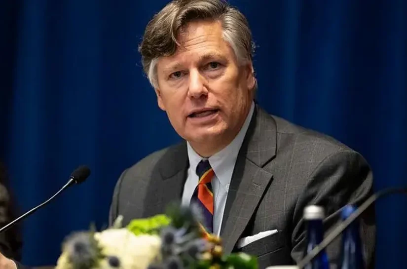 Vice da diplomacia dos EUA ataca Moraes e critica prisão de Bolsonaro: 'Provocativa e desnecessária'