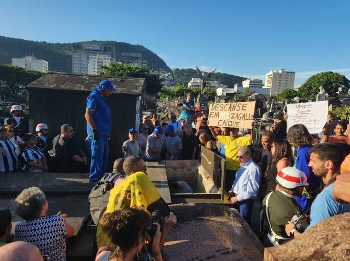 Zagallo: corpo do ex-jogador e ex-técnico é enterrado no Rio