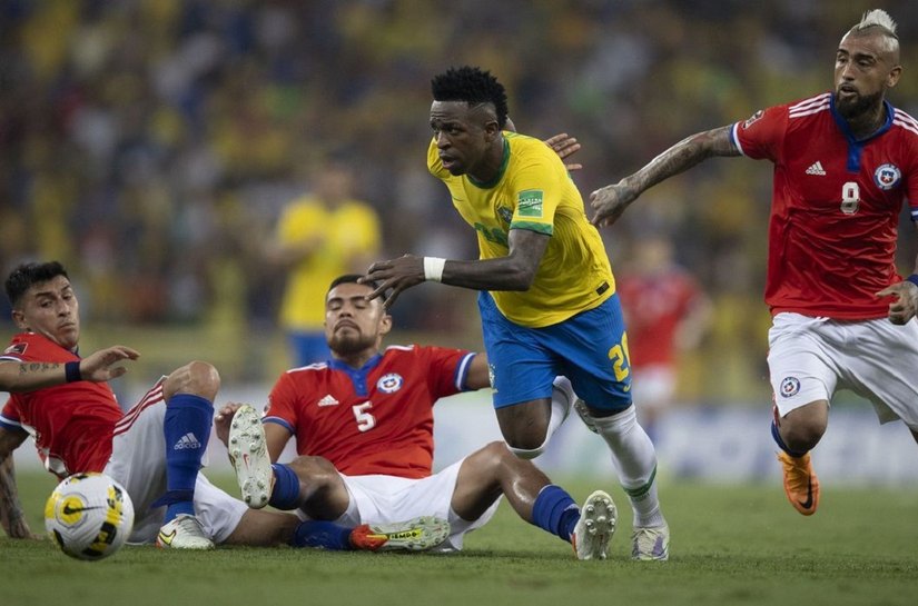 Seleção goleia Chile por 4 a 0 no último jogo no Brasil antes da Copa