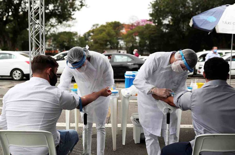 Ministério da Saúde Saúde confirma 42 mil casos e 1.220 novas mortes por Covid-19