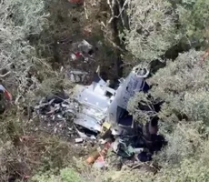 Destroços de helicóptero com cantor Rick são encontrados; não há sobreviventes