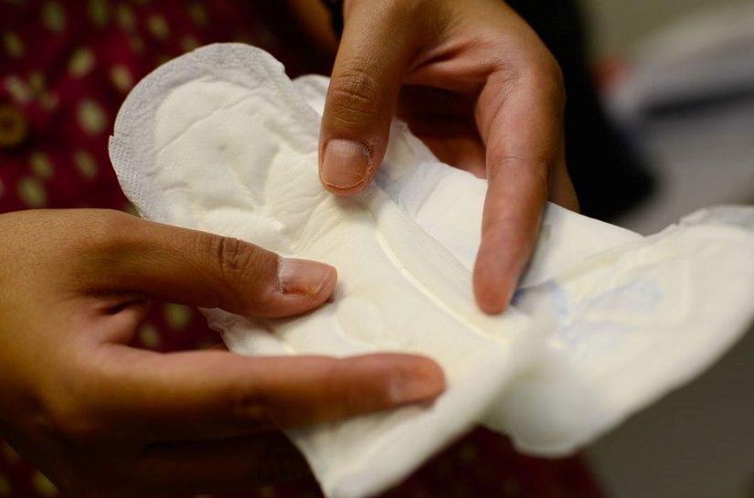 Governo lança programa de distribuição gratuita de absorvente pelo SUS