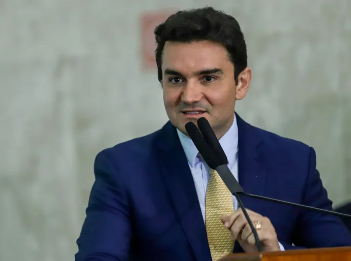 Sabino confirma a Lula que sairá do governo na próxima semana