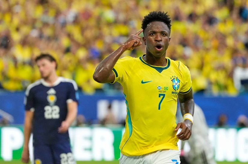 Brasil domina Escócia, vence e avança na Copa do Mundo como líder do grupo