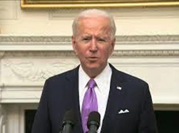 Estrangeiros chegando aos EUA terão de passar por testes e quarentena, diz Biden