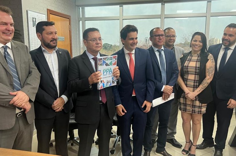 Governo de MT entrega Plano Plurianual à Assembleia Legislativa