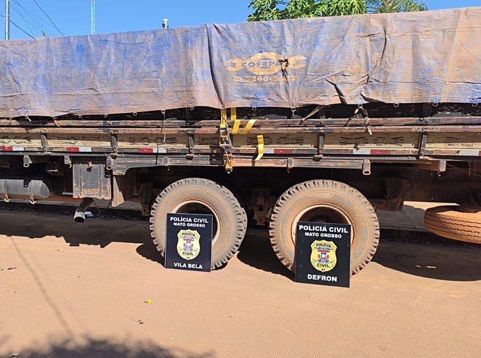 Polícia Civil prende três por transporte ilegal de madeira e tráfico de drogas na região de fronteira