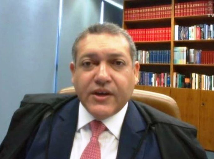 Covid-19: Nunes Marques decide que estados e municípios não podem proibir cultos e missas