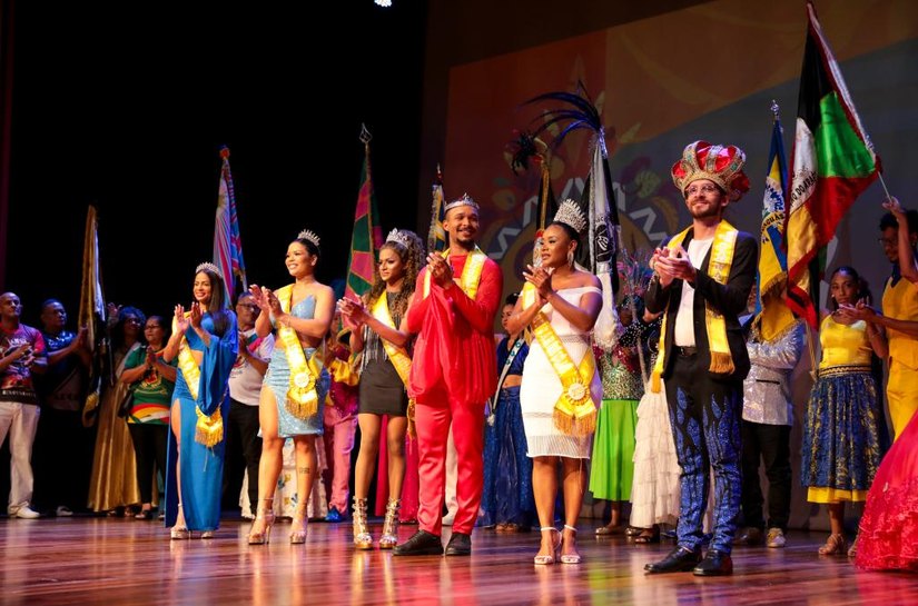 Desfiles das comissões de frente de escolas e blocos marcam lançamento do Carnaval de Cuiabá