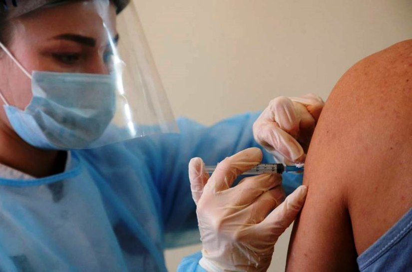 Rússia aprova sua terceira vacina contra Covid-19, a CoviVac