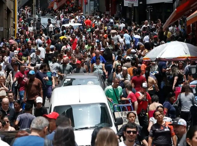 Brasil registra 212,6 milhões de habitantes em julho de 2024, diz IBGE