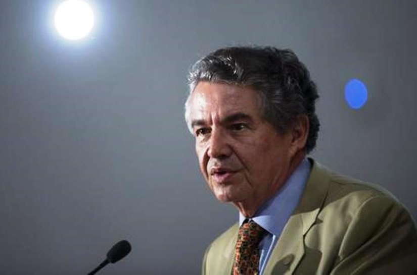 Decisão de Marco Aurélio irrita ministros e divide STF