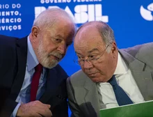 Em meio a crise com EUA, Lula se reúne com Mauro Vieira no Alvorada