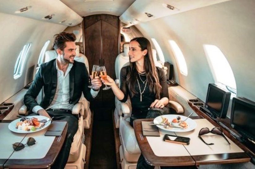 5 dados que mostram como brasileiros ricos passam bem pela pandemia