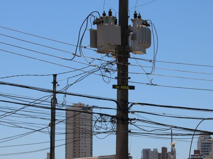 Como Nova York, Londres, Buenos Aires enterraram fiação elétrica — e quais são as dificuldades do Brasil