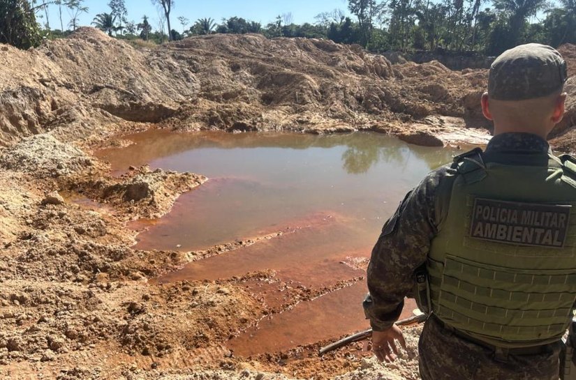 Batalhão Ambiental fecha área de desmatamento e garimpo ilegal em Novo Mundo